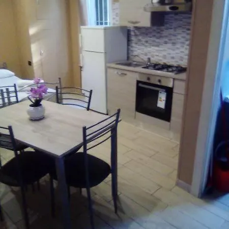 Apartment 5 Camera Con Cucina Vicino Centro Citta Parma
