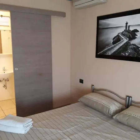 Apartment 5 Camera Con Cucina Vicino Centro Citta Parma