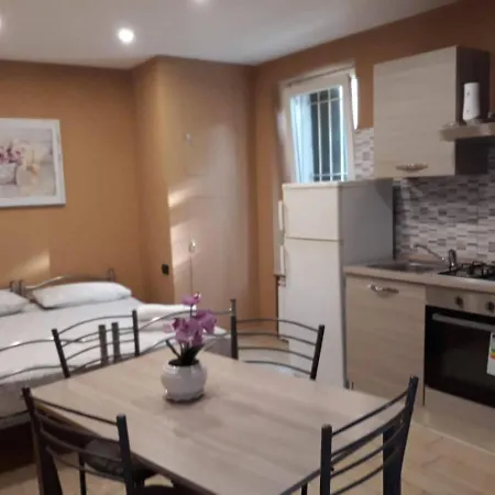 Apartment 5 Camera Con Cucina Vicino Centro Citta Parma